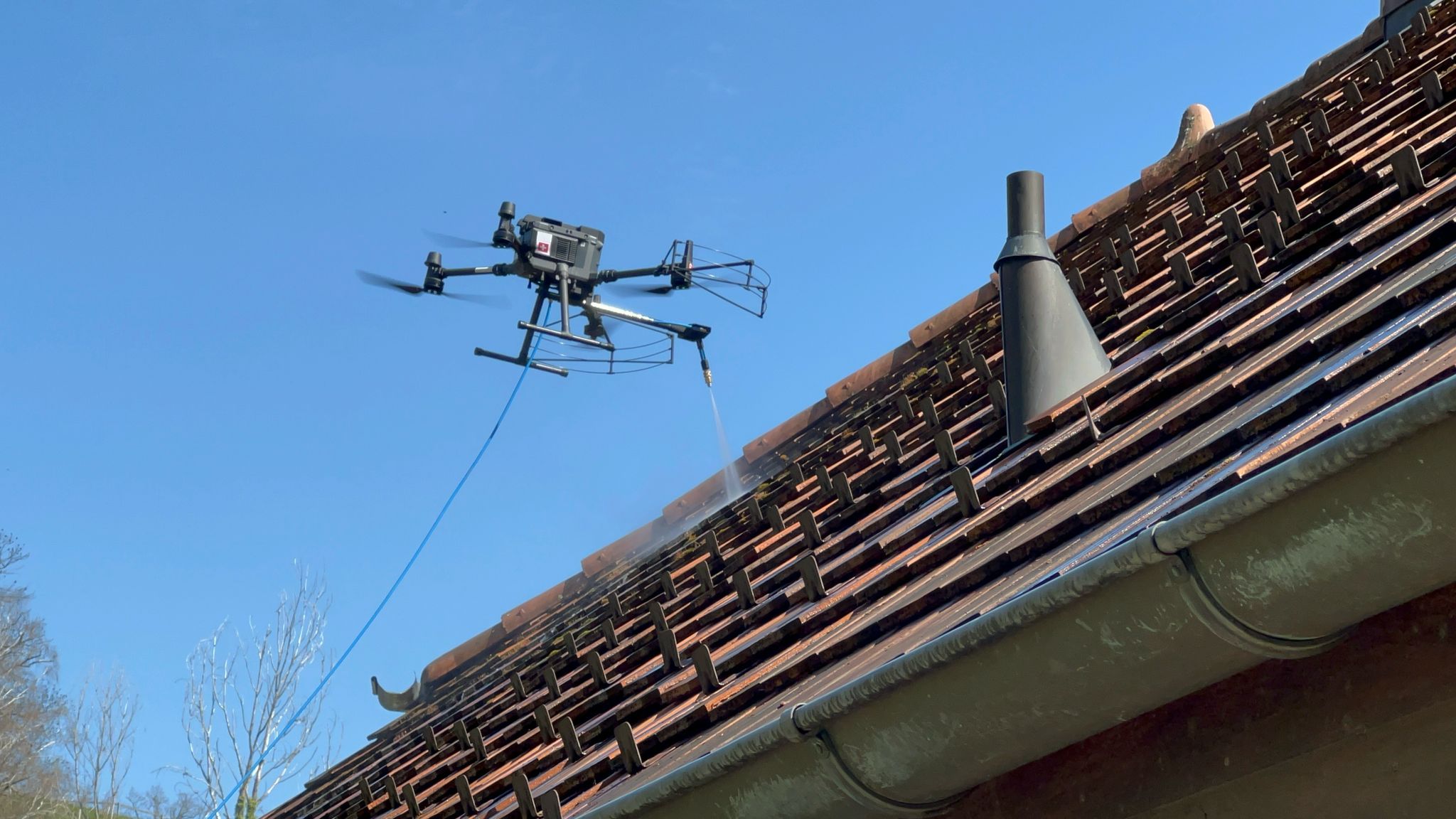 demoussage de toit par drone